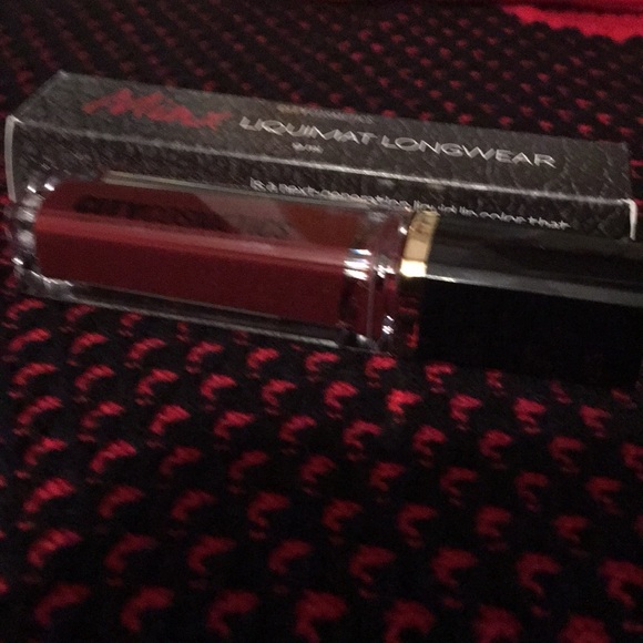 Minx Longwear Light Up Lip Color by City Cosmetics - Picture 2 of 4